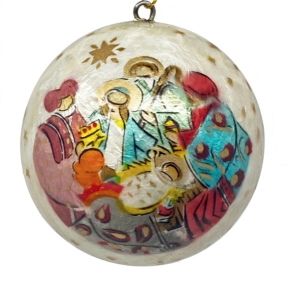Nativity Lacquered Hand-made Painted Capiz Christmas Ornament - Picture 1 of 5